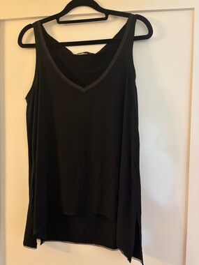 Sleek Black V-Neck Lightweight Camisole